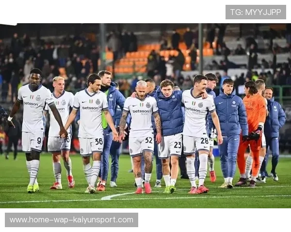 博洛尼亚齐尔克泽禁区外连续两次精准分球